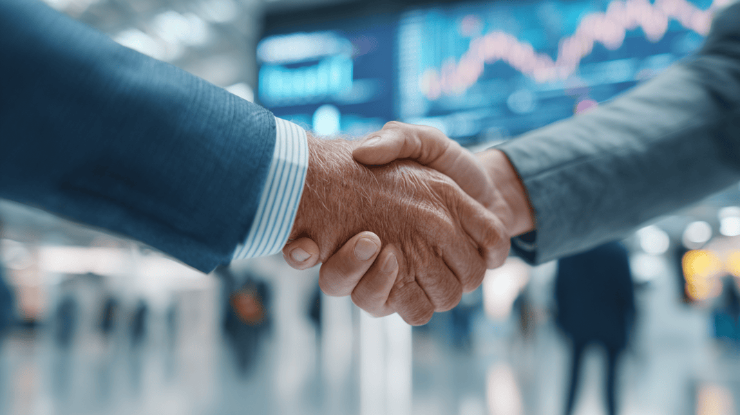 Apretón de manos entre directivos que simboliza un acuerdo basado en transparencia corporativa y cumplimiento normativo empresarial